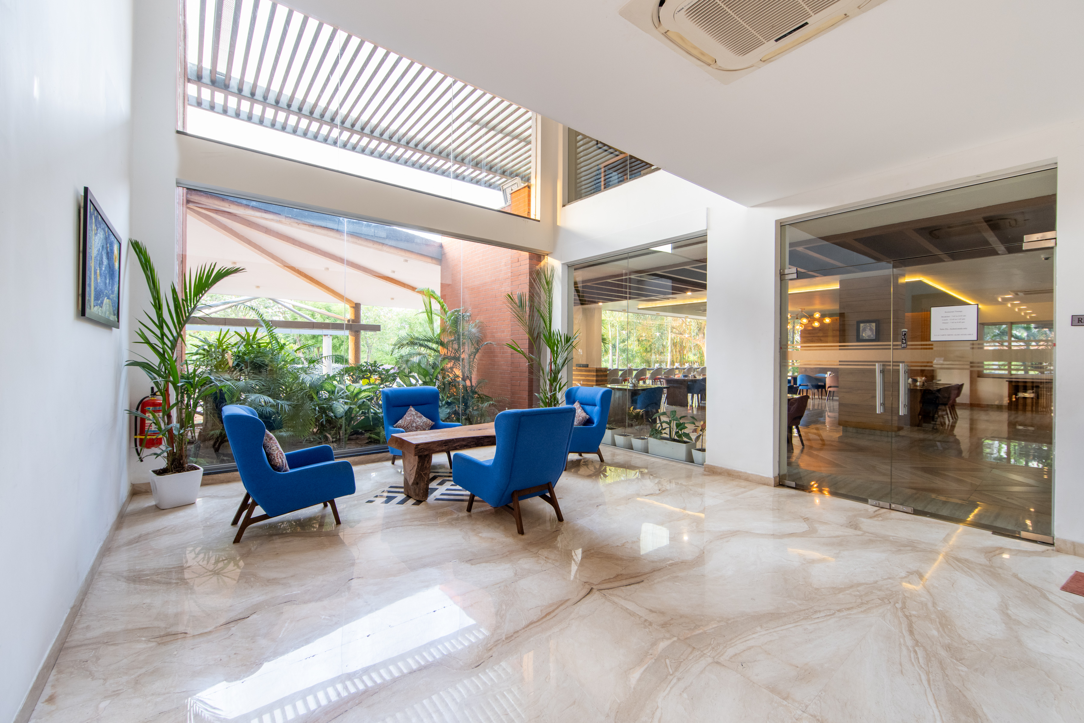 The Pearl's lobby at Kanha — slide 4