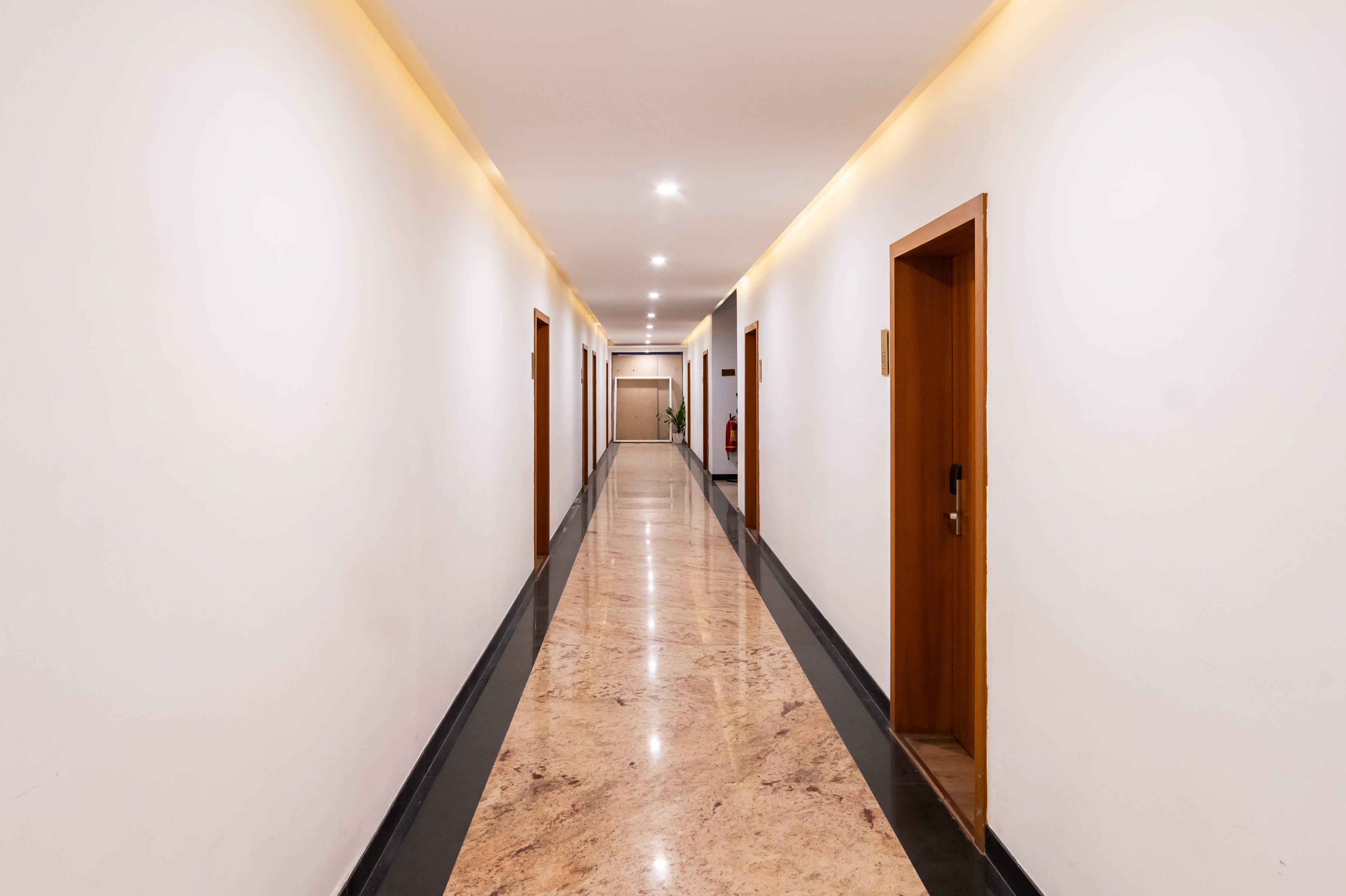 The Pearl's lobby at Kanha — slide 7